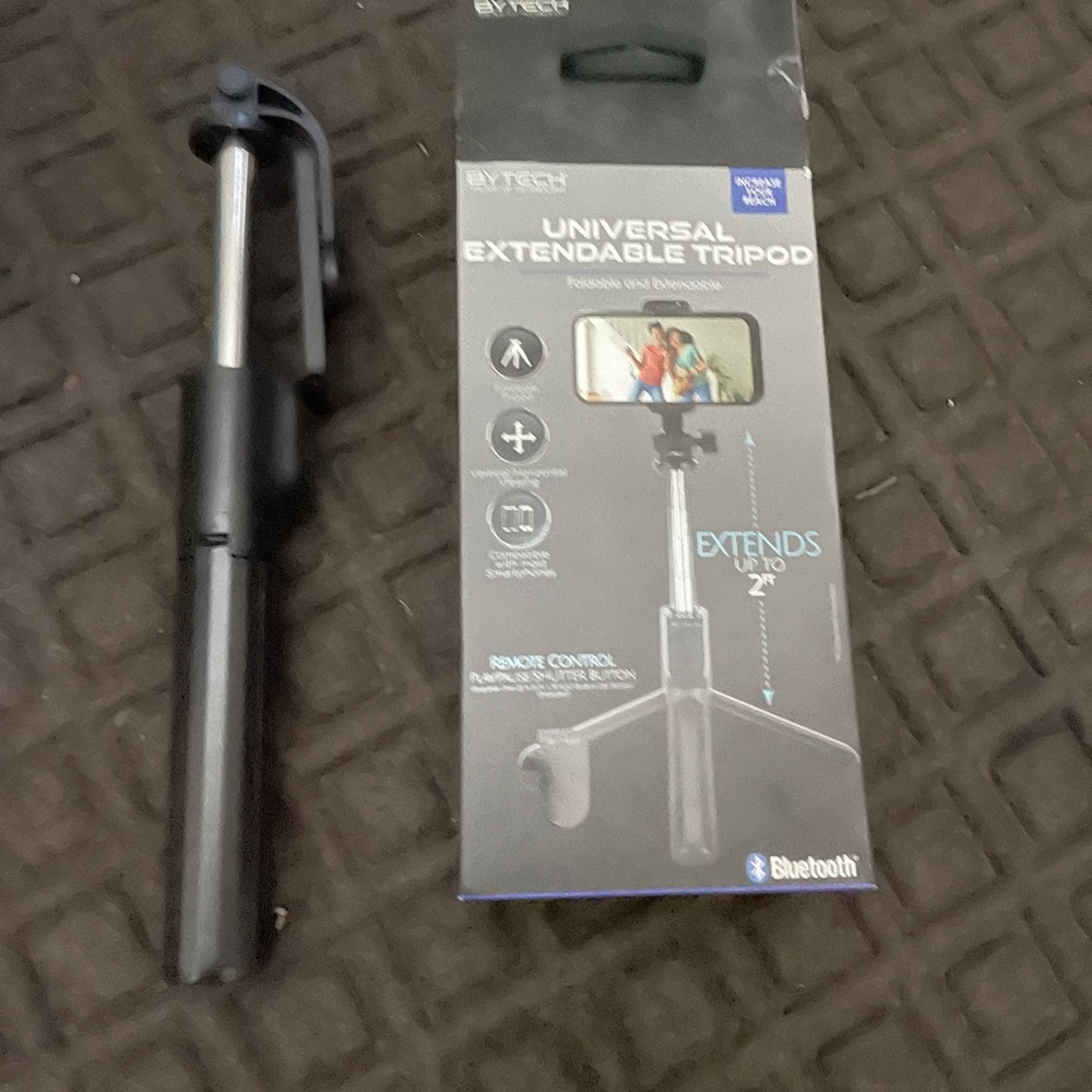 Bytech Universsl Threads Extendable Tripod up to 2 feet